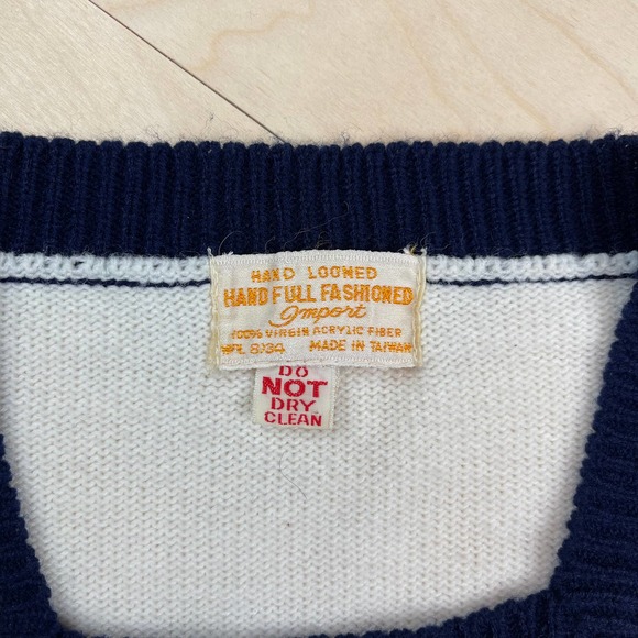 Vintage 1950s Square Neck Nautical Sweater with Sailboat Graphic - Picture 6 of 7